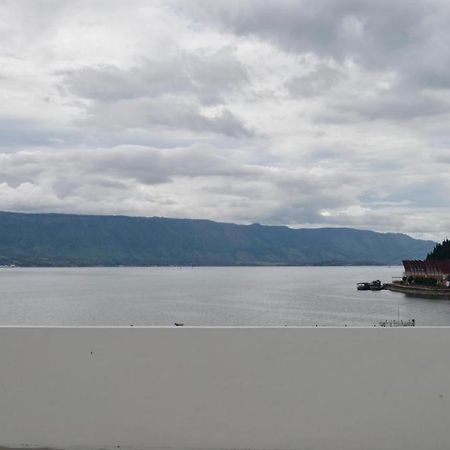 Opriss Hotel Parapat Dış mekan fotoğraf