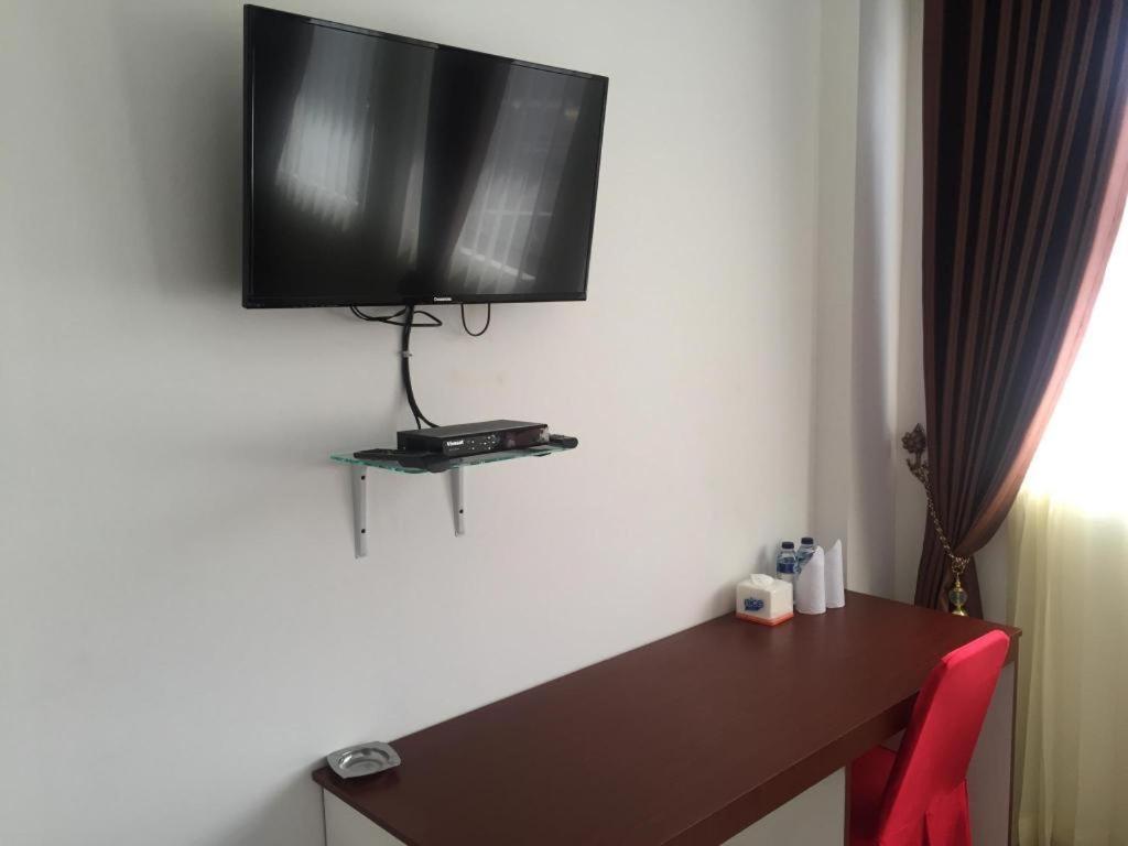 Opriss Hotel Parapat Dış mekan fotoğraf